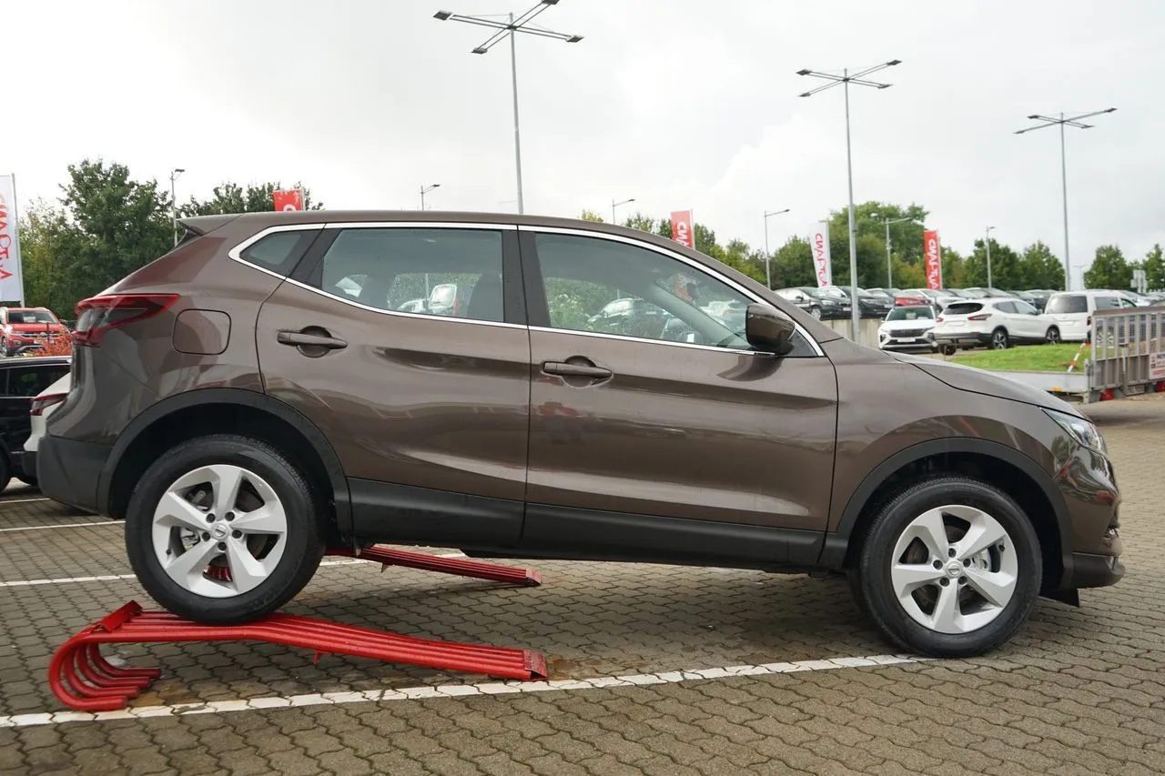 Nissan Qashqai 1.3 DIG-T...  Image 4