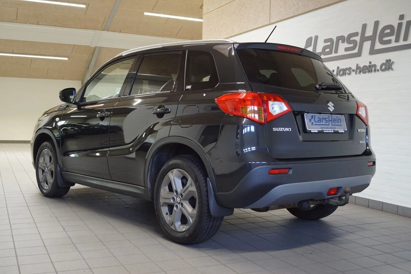 Suzuki Vitara 1,6 DDiS Active AllGrip 5d Image 2