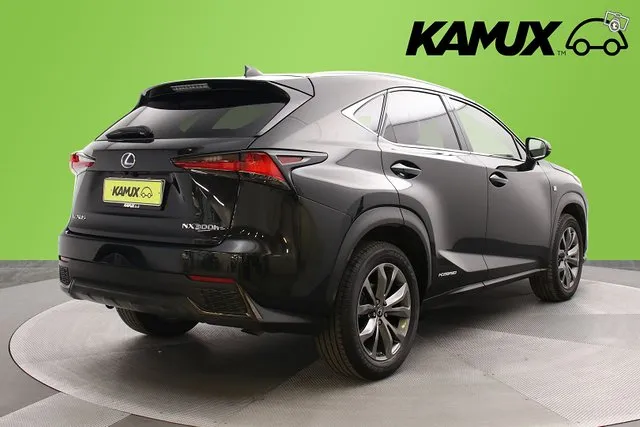 Lexus NX 300h AWD F Sport / Vakionopeudensäädin / Vähän ajettu / Nahkaverhoilu / Navigointi / Image 4