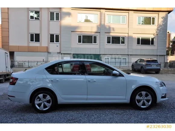 Skoda Octavia 1.6 TDI Style Image 6